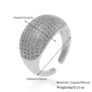 Detailoverzicht van zilveren koperen ring met micro-zirkonen en afmetingen
