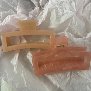 Set of two 13cm jelly pink rectangular hair claws for thick hair with golden springs