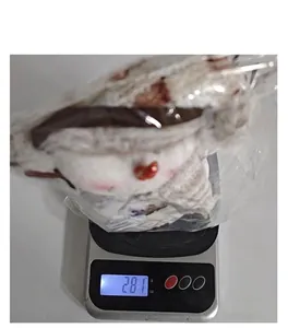 Mesure du poids de 281g pour la figurine décorative de bonhomme de neige Noël