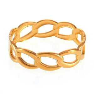 Luxurious 18K gold PVD plated stainless steel chain link bracelet with polished finish