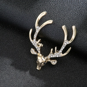 Eleganter goldener Rentier-Brosche-Anstecker mit Kristallen für Herren-Anzüge