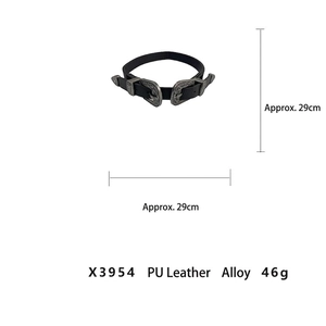 Détail du choker en cuir PU noir avec double boucle en alliage et longueur de 29cm