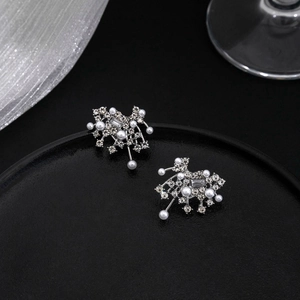 Elegant irregular cloud pearl earrings with silver needle and sparkling rhinestones