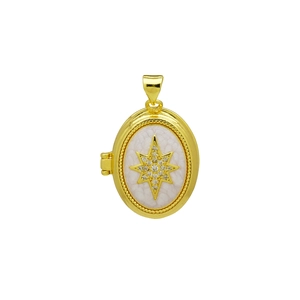 Détail du médaillon ovale plaqué or 18 carats avec motif étoile et petit cristal serti