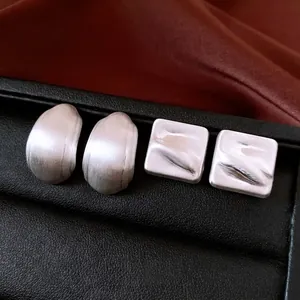 Boucles D'oreilles Puces Géométriques Minimalistes Alliage Texture Métallique Brossée Bijoux Pour Femmes Avec Tige En Argent