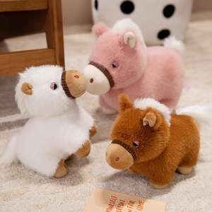 Lot de poneys en peluche blanc, rose et marron en fausse fourrure douce aux détails vifs