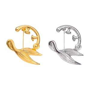 Anime-inspirierte Lilienblüten-Broschen aus Metall in eleganter Gold- und Silberoptik