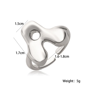 Detail showing dimensions of silver geometric open ring with 1.5cm height and 5g weight
