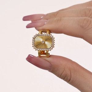 Bague réglable en acier inoxydable doré avec motif rayon de soleil et zircons micro-sertis