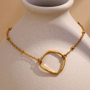 Bracciale minimalista in acciaio inossidabile placcato oro 18 carati con ciondolo quadrato