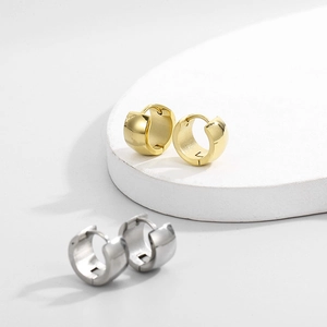 Minimalist 7mm round titanium steel hoop earrings in gold and silver finish