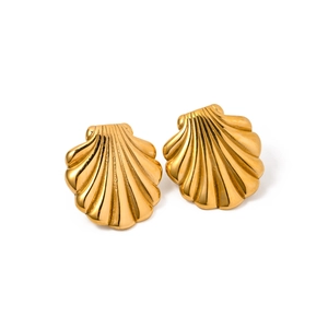 18k gold plated fan-shaped shell earrings in stainless steel on white background