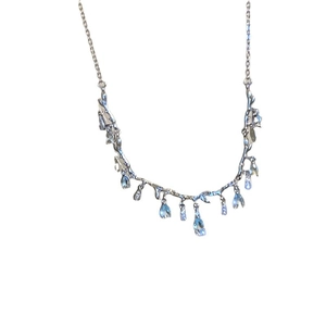 Elegante collana a ramo argentata con pendenti in cristallo a goccia d'acqua da donna