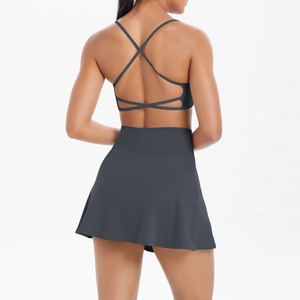Ensemble soutien-gorge de sport dos nu gris foncé et jupe de tennis taille haute