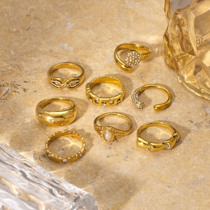 Luxury vintage gold stainless steel 8-piece ring set with pearls and zircons