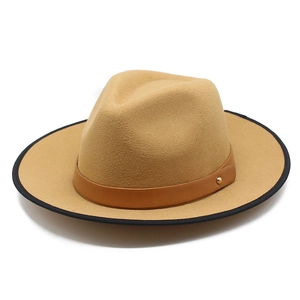 Chapeau fedora en laine camel avec ruban en cuir et boucle dorée pour l'automne