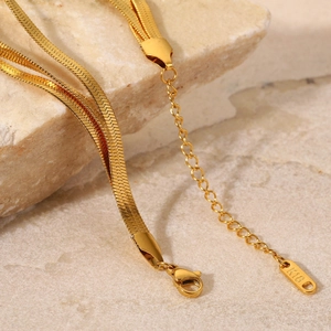 Bracelet à trois couches en acier inoxydable plaqué or 18K à chaîne plate serpent