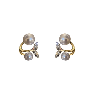 Elegant fishtail stud earrings with rhinestones and white pearls in gold finish