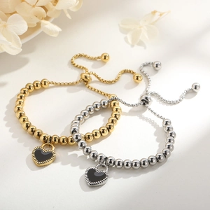 Bracelet ajustable en perles d'acier inoxydable avec pendentif cœur émaillé noir en or et argent