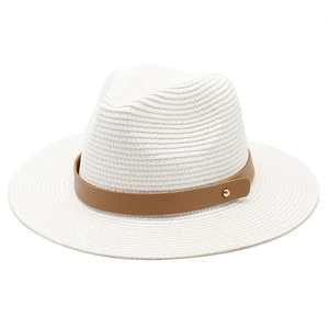 Chapeau de paille blanc à bord large et ruban en cuir marron pour voyage d'été