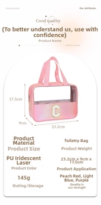 Dettaglio della borsa trucco laser rosa con patch C e misura 23,2x9x17,5 cm