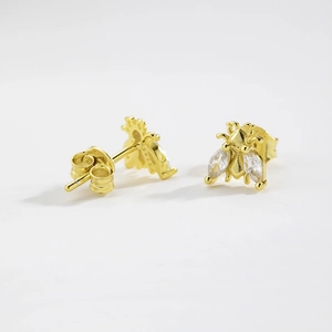 Detailed close-up of S925 sterling silver honey bee stud earrings with zircon wings