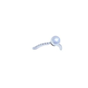 Minimalist sterling silver ring with a 6-7mm natural pearl and zircon accents