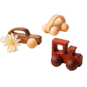 Three-piece walnut wood mini toy car set for children's early educational development