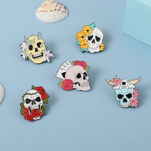 Detaillierte Sammlung von Punk-Emaille-Pins aus Legierung mit Blumen- und Skelett-Motiven