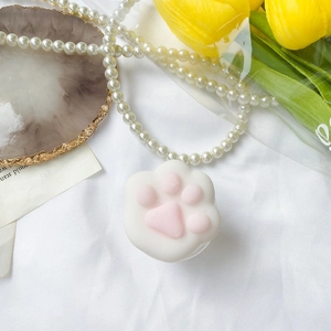 Support de téléphone patte de chat rose 3D avec perles et tulipes sur tissu blanc