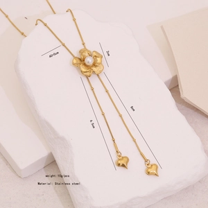 Detailed technical view of golden stainless steel camellia pearl Y-necklace dimensions