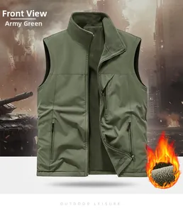 Detailansicht der armeegrünen Outdoor-Weste mit Reißverschlusstaschen und warmem Fleece