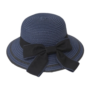 Cappello da sole in paglia blu navy da donna con un grande fiocco nero per mare.