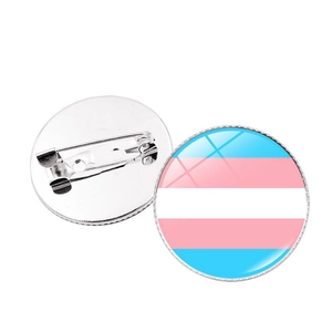 Badge rond avec drapeau de fierté transgenre et support en métal argenté