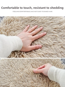 Detail of plush pet heating pad showing soft texture and high-density anti-shedding fur