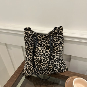Women Large Capacity Canvas Tote Bag Leopard Print Shoulder Bag Trendy Casual Handbag With Magnetic Snap