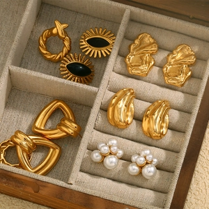 Vintage 18K gold plated stainless steel earrings with pearls and black onyx in jewelry box