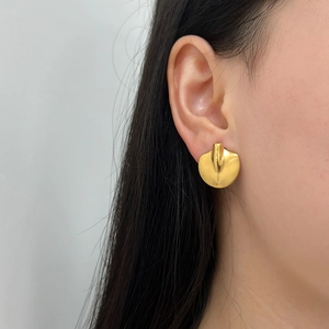 Modern Stainless Steel Geometric Stud Earrings Gold Plated Irregular Petal Earrings For Women Minimalist Fashion Jewelry Accessories