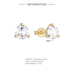 Vue détaillée des boucles d'oreilles 6mm en argent S925 avec zircons AAAAA à trois griffes