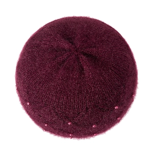 Berretto invernale da donna in maglia di peluche bordeaux con perle e copriorecchie