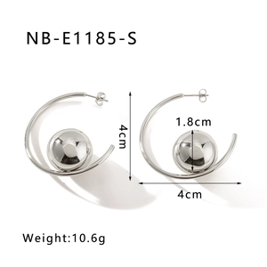 Detailed view of silver C-shaped hollow earrings with dimensions and 10.6g weight info