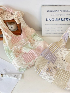 Große Patchwork-Einkaufstasche mit Blumenmuster im künstlerischen Vintage-Stil
