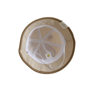 Chapeau bob enfant avec oreilles d'ours beige avec doublure en maille et mentonnière