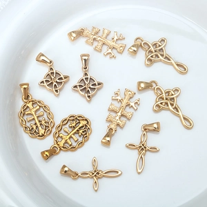 Golden stainless steel Celtic knot charms and pendants for DIY jewelry making