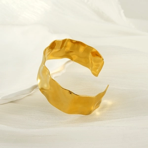 18K gold-plated stainless steel cuff bracelet with luxury hammered wave design