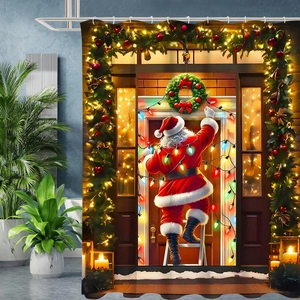 Détail du rideau de douche de Noël avec Père Noël grimpant et œillets en métal