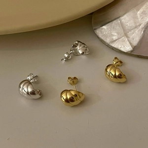 Polished silver and gold croissant stud earrings in 925 sterling silver minimalist style