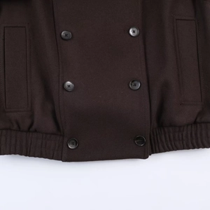 Veste courte marron foncé en mélange de laine pour femme avec double boutonnage