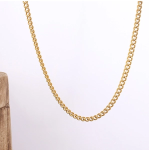 Detail view of 18k gold plated stainless steel O-chain necklace with glossy finish