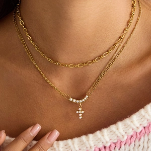 Collier double rang en acier inoxydable doré avec pendentif croix en perles et chaîne
